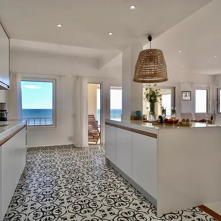 Apartment Premium Beachfront With South Facing Terrace *